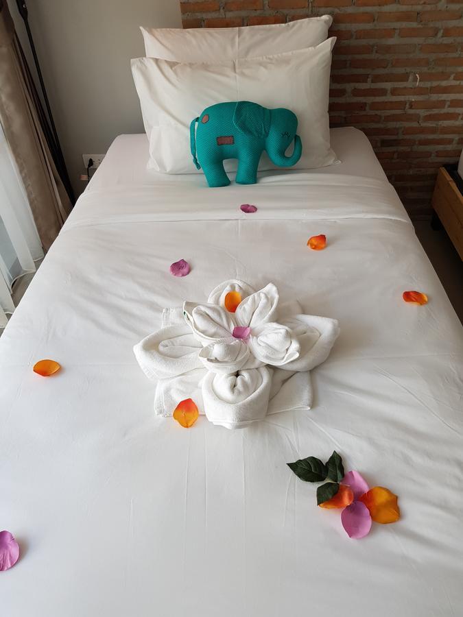 Punsuk@Prasing Bed & Breakfast Chiang Mai Ngoại thất bức ảnh